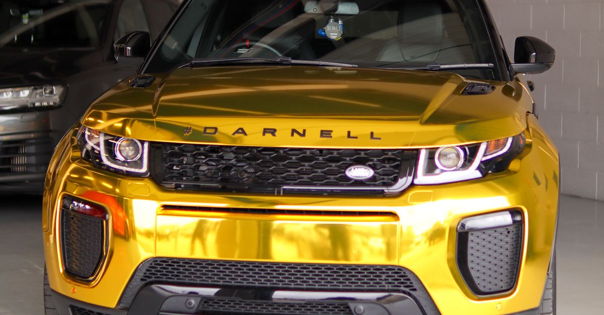 Comparing Vehicle Signage Costs: Vinyl vs Magnetic